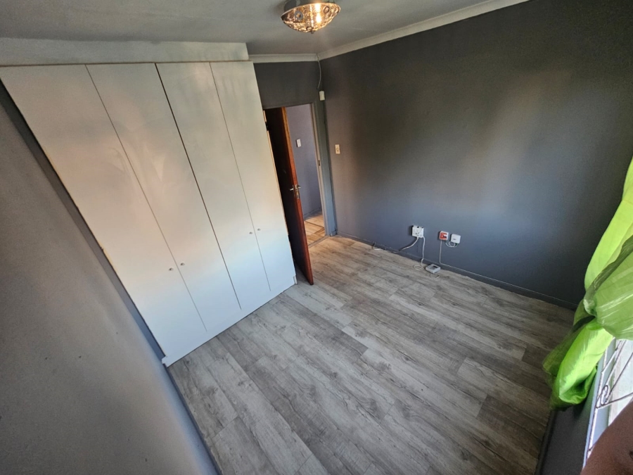 To Let 2 Bedroom Property for Rent in Uitsig Western Cape